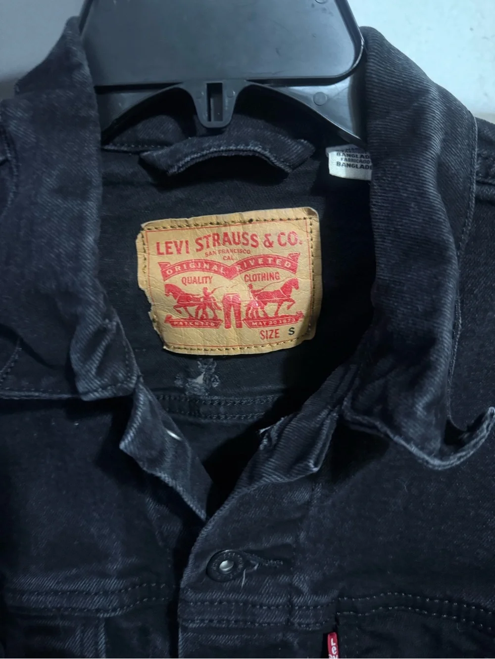 Levi's Black Denim Shirt Jacket - Men's Lightweight Trucker - Picture 3 of 3